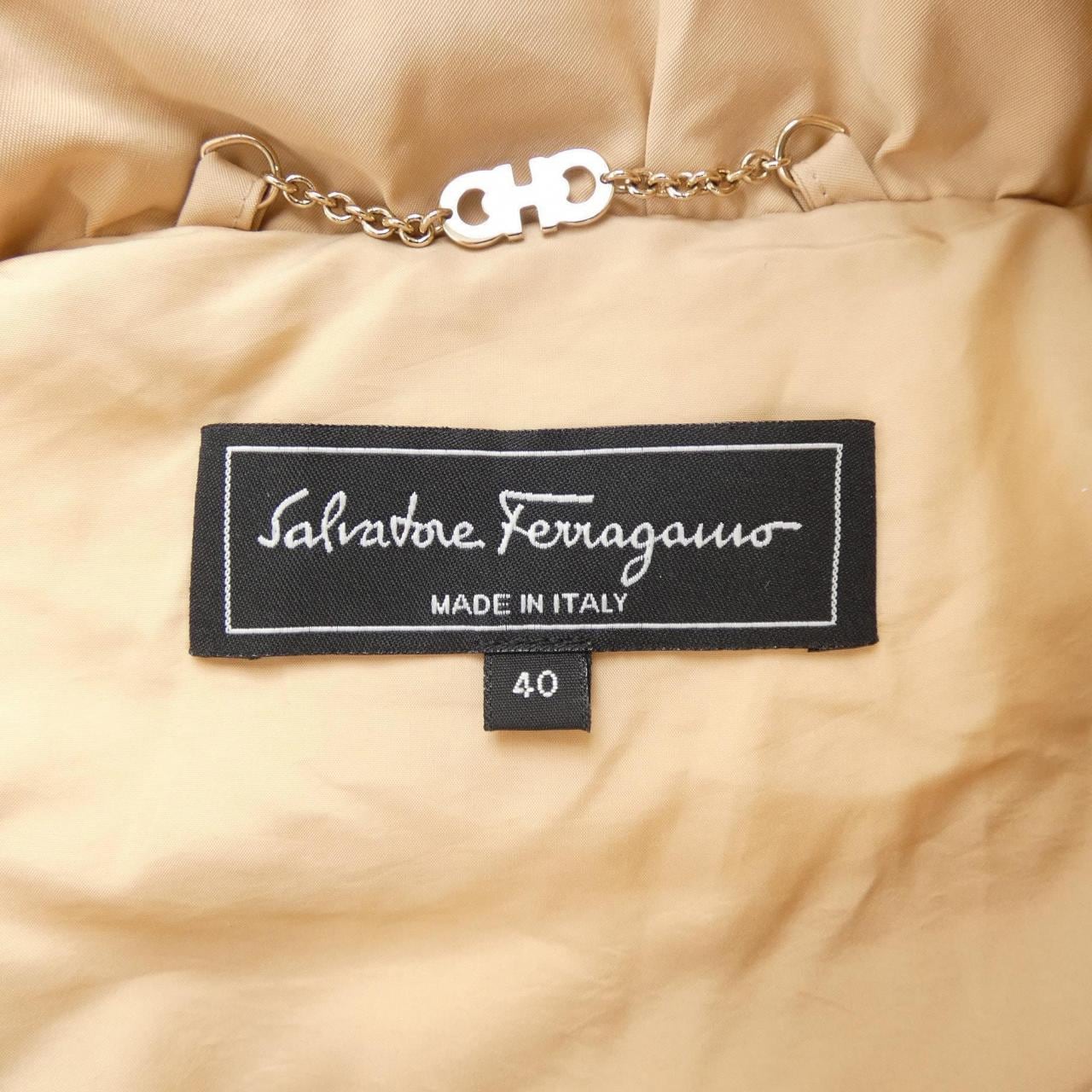 サルヴァトーレフェラガモ SALVATORE FERRAGAMO ダウンコート