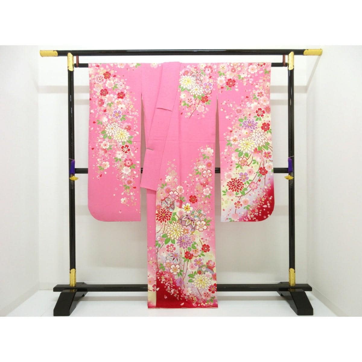 振袖　銀通しボカシ染　友禅金彩加工　刺繍入り