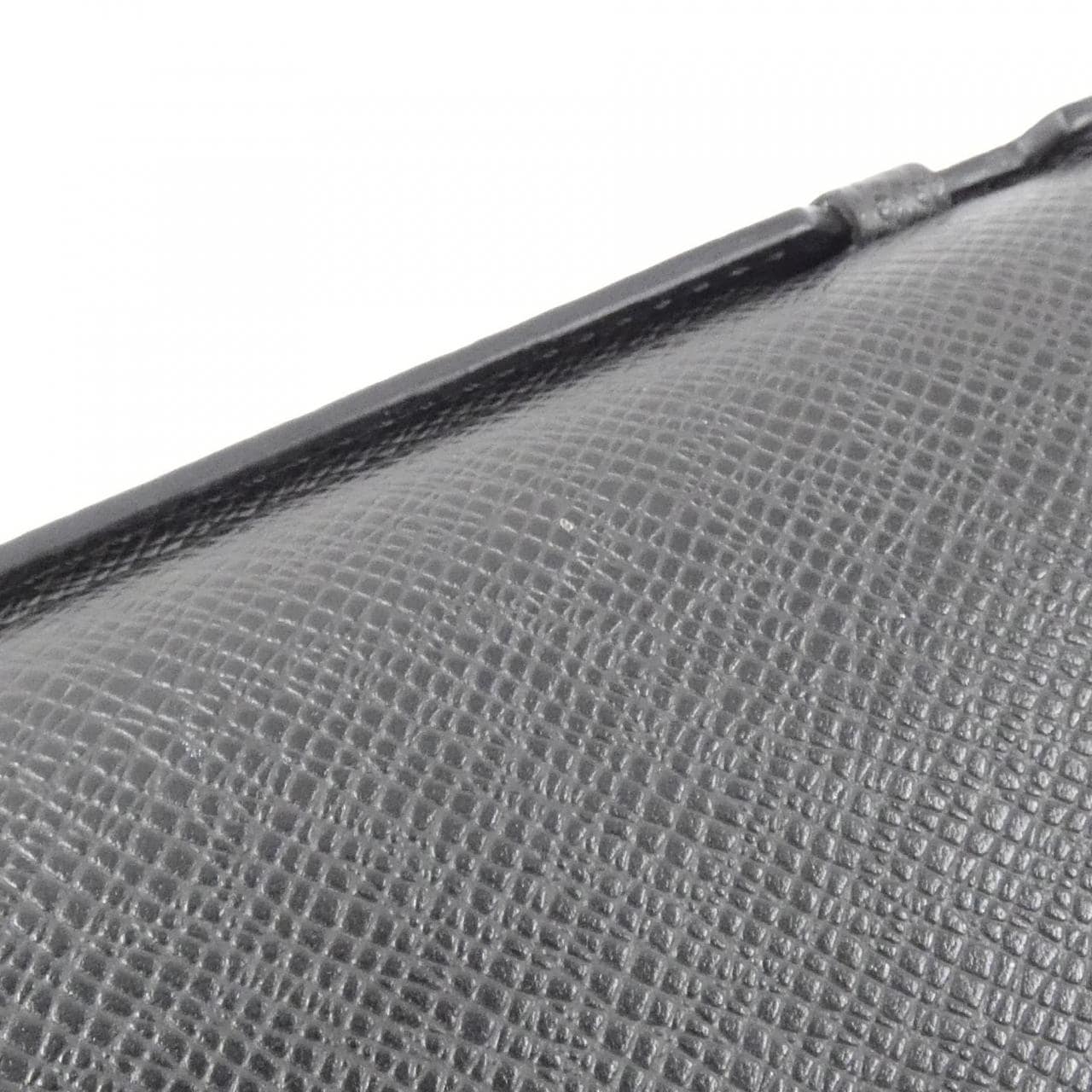 LOUIS VUITTON Taiga Zippy XL M44275 Wallet