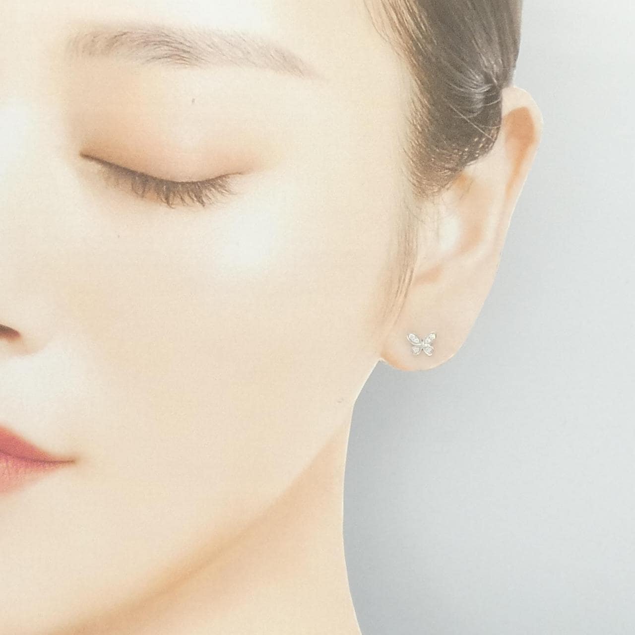 グラフ バタフライ ミニ ピアス