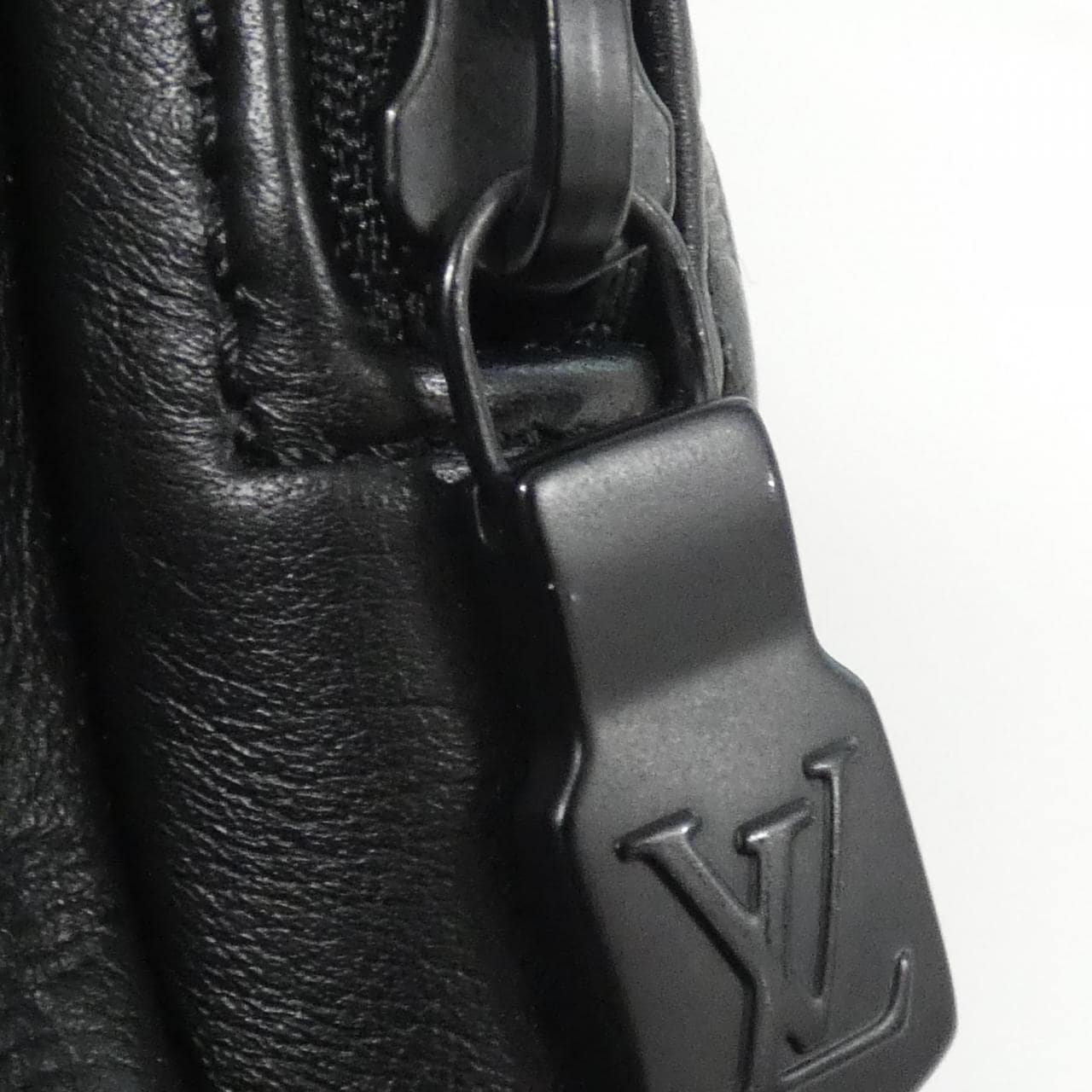 ルイヴィトン モノグラム シャドウ レーサー スリングバッグ M46107 ショルダーバッグ