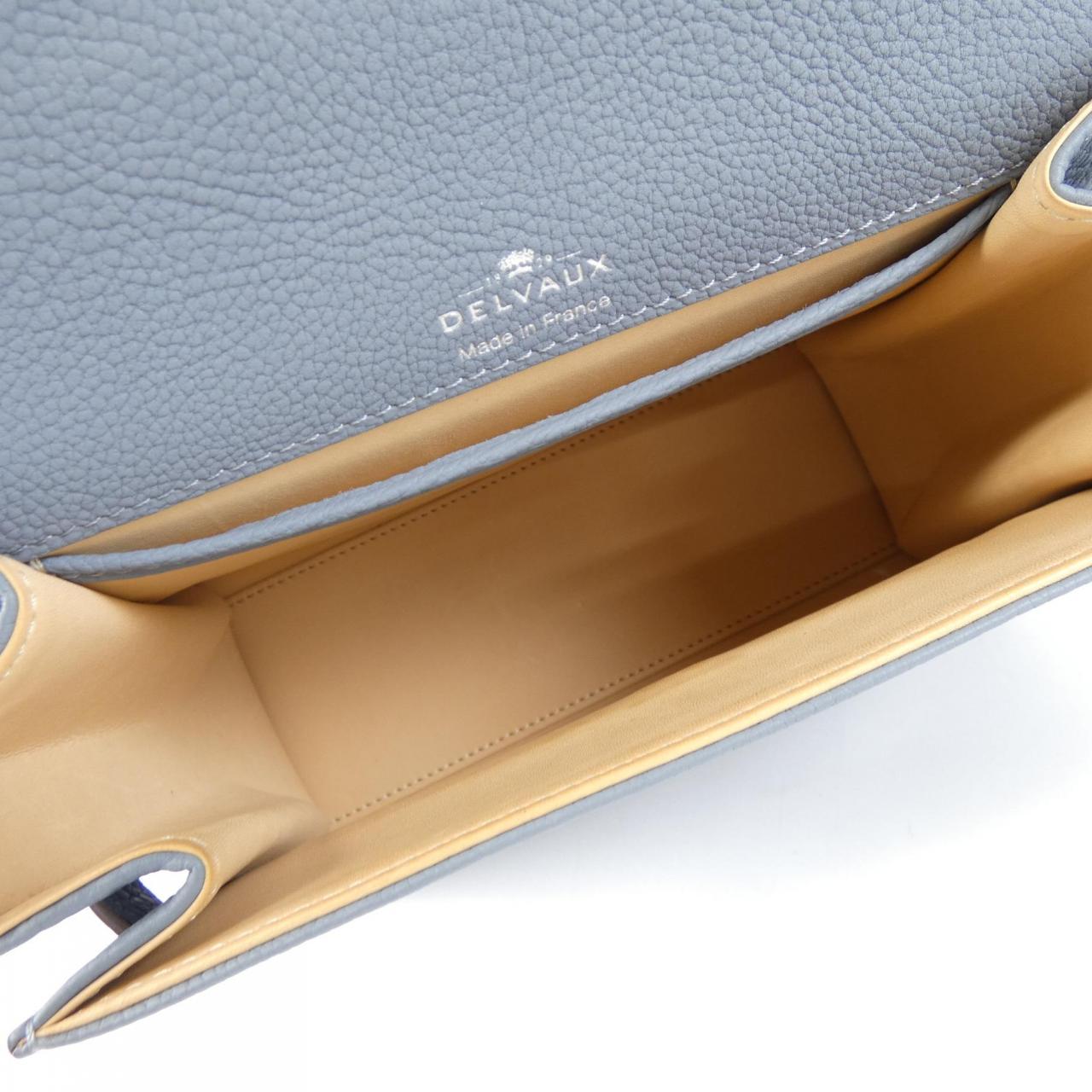 德爾沃DELVAUX