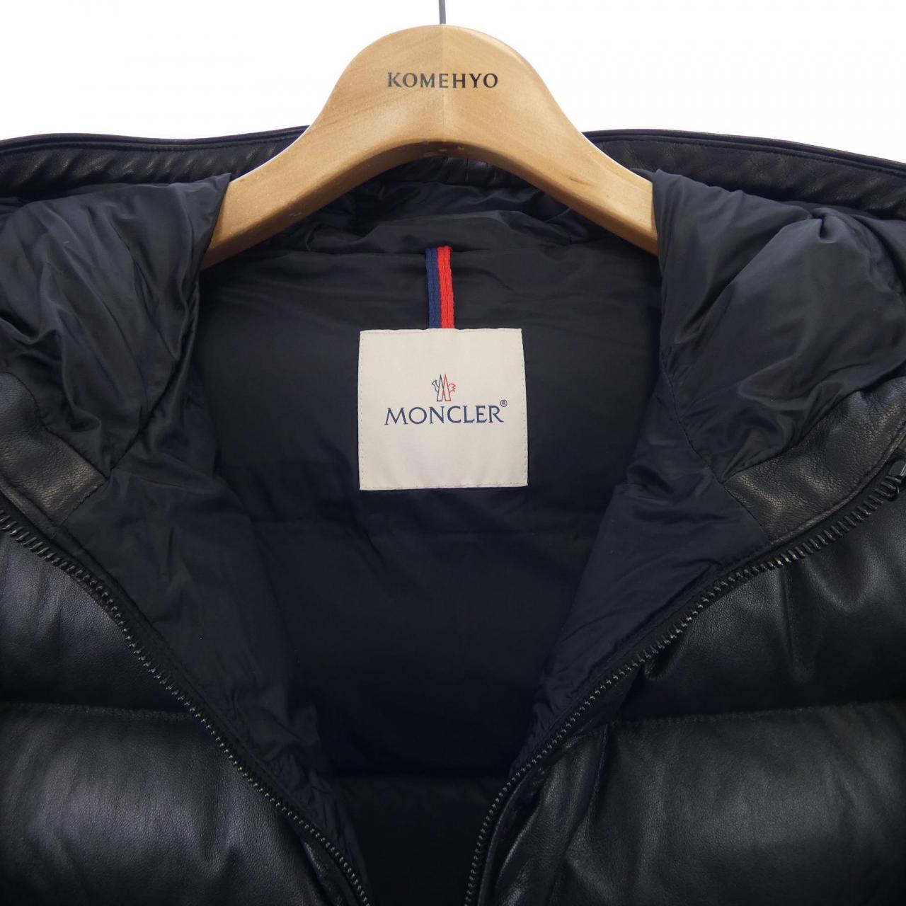 モンクレール MONCLER ダウンジャケット