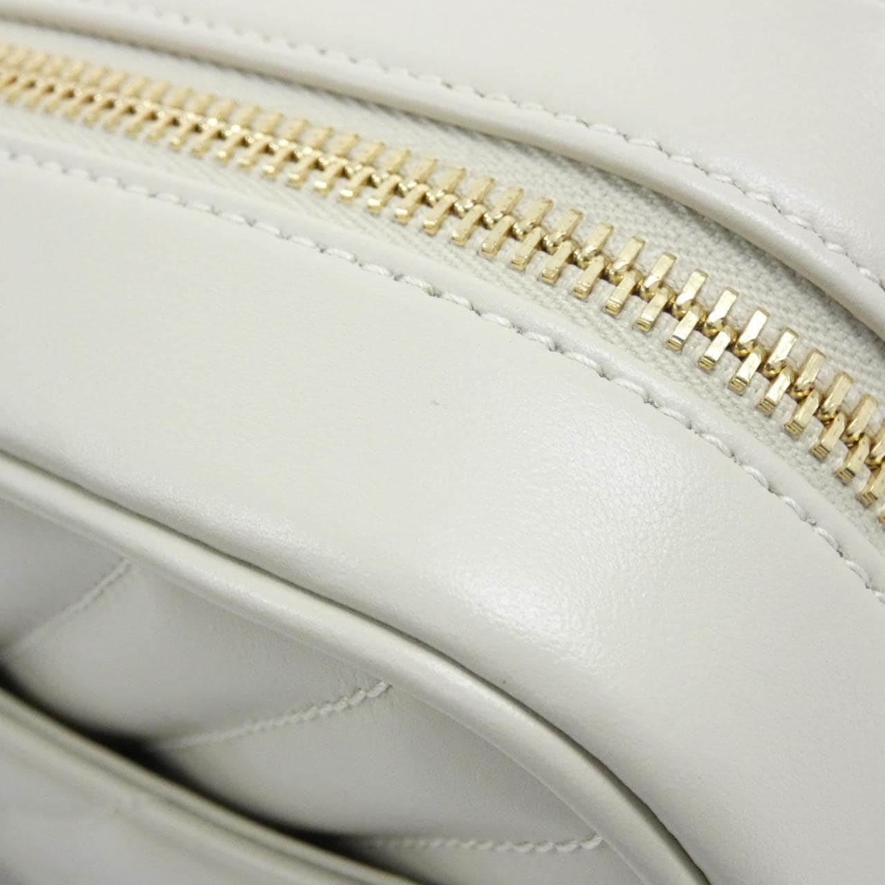 サンローラン ルー カメラ バッグ 715232 DV707 ショルダーバッグ