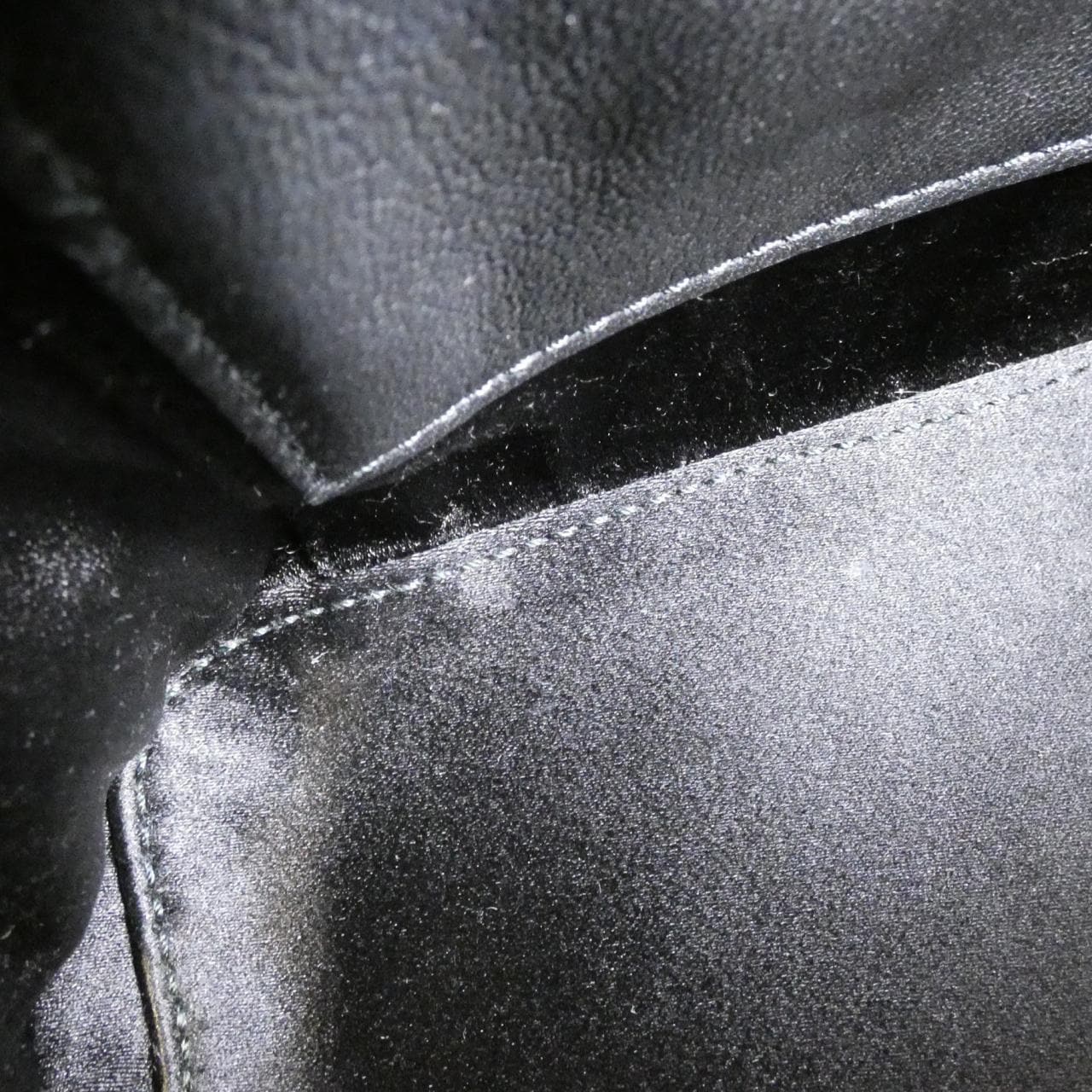 ミュウミュウ ショルダーバッグ