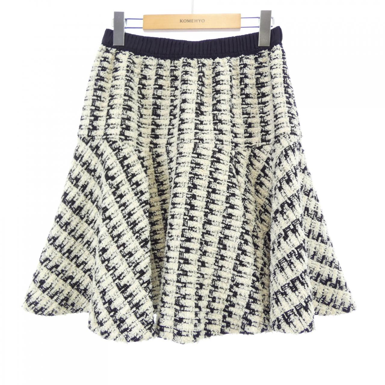 トゥービーシック TO BE CHIC スカート