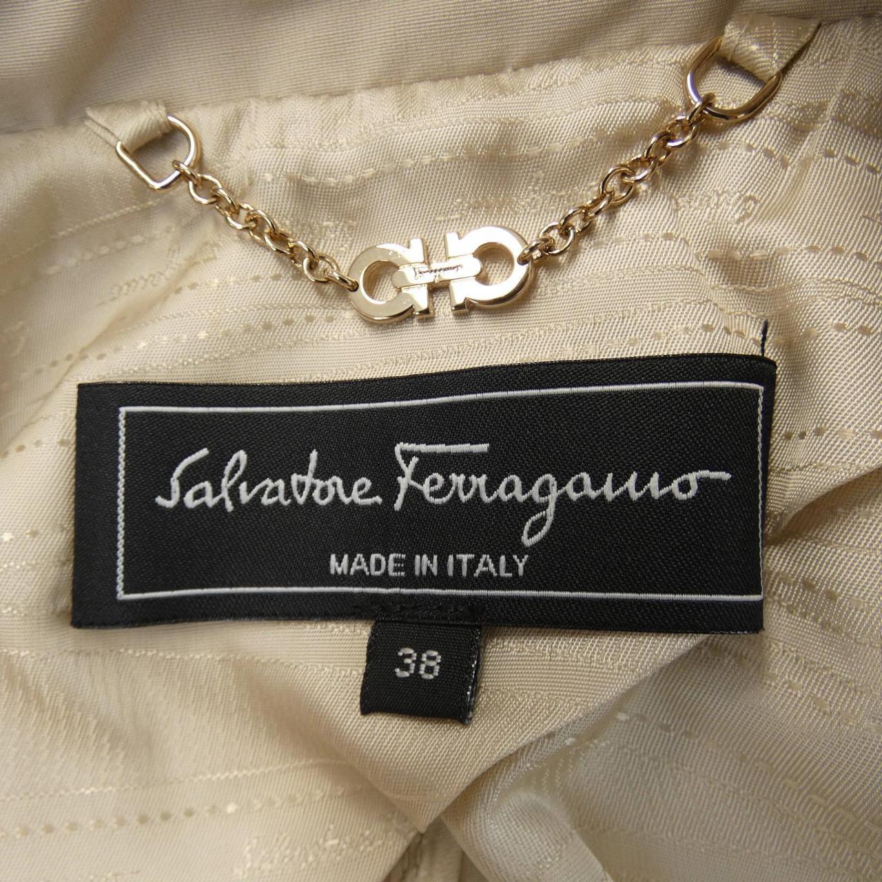 サルヴァトーレフェラガモ SALVATORE FERRAGAMO トレンチコート