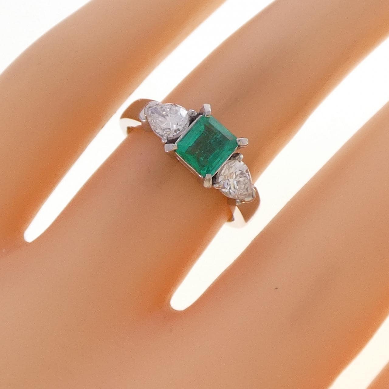 PT900 エメラルド リング 0.68CT