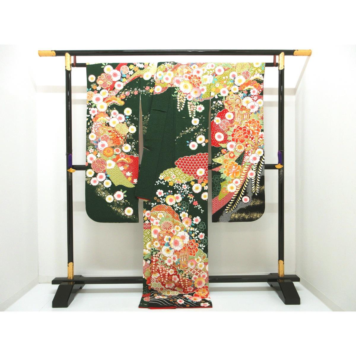 Kimono with silver thread and tie-dyeing, Yuzen gold leaf finish