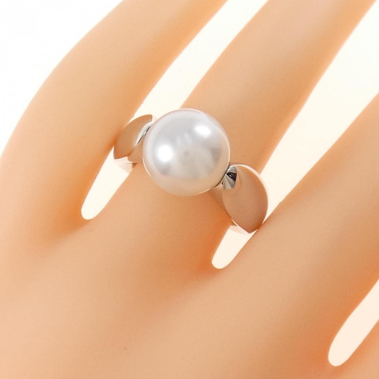 MIKIMOTO White Butterfly Pearl ring 10.6mm