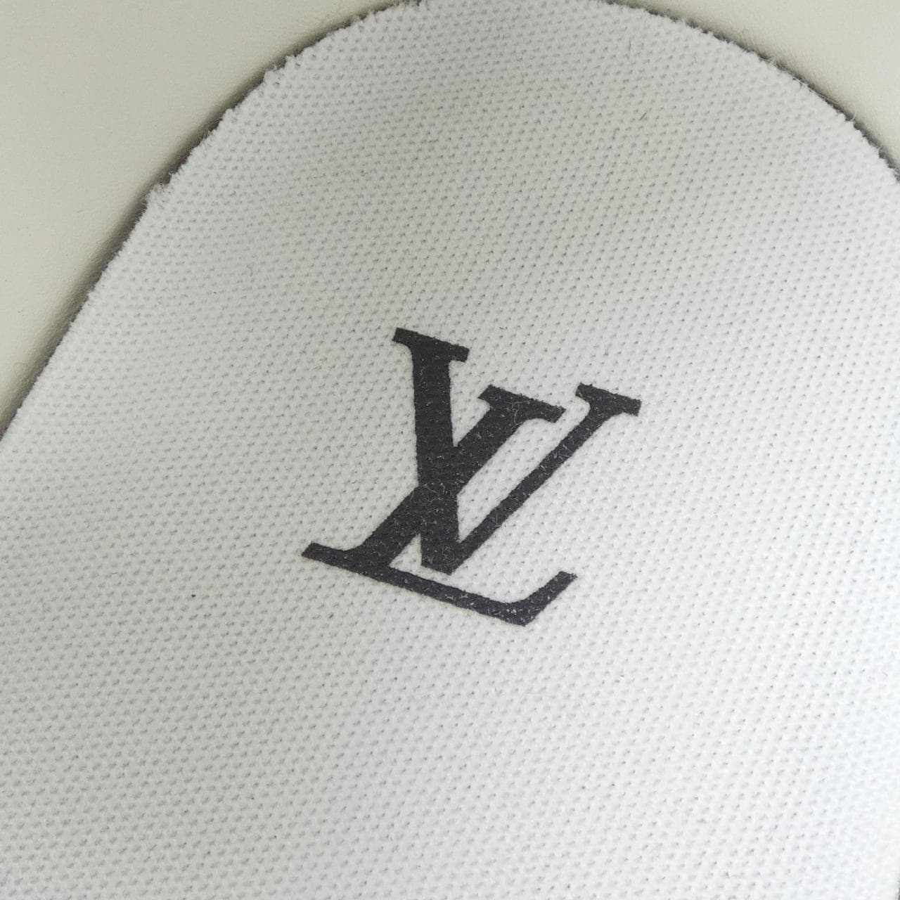 ルイヴィトン LOUIS VUITTON 草間彌生 LV×YK LVトレイナーライン スニーカー