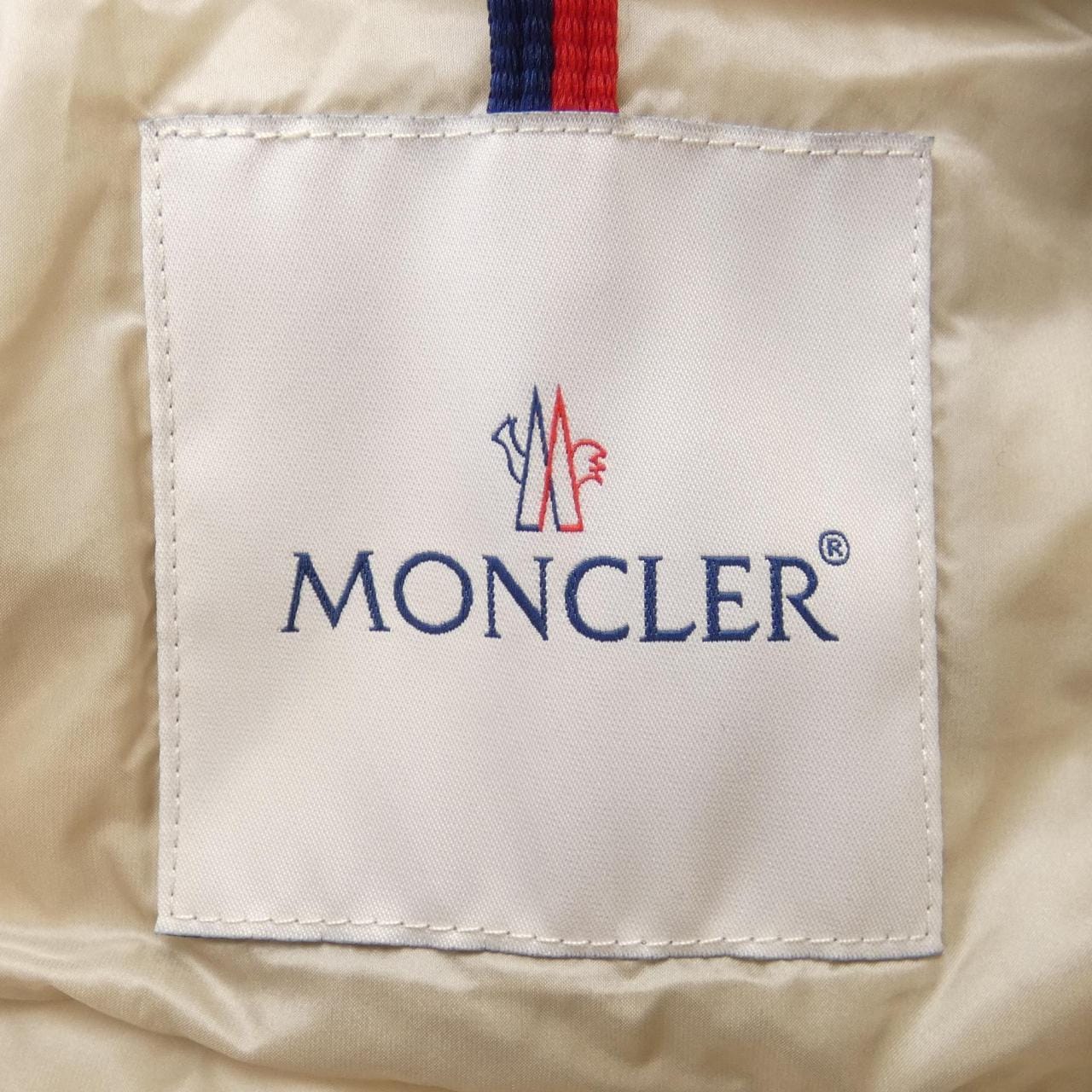 モンクレール MONCLER ダウンジャケット