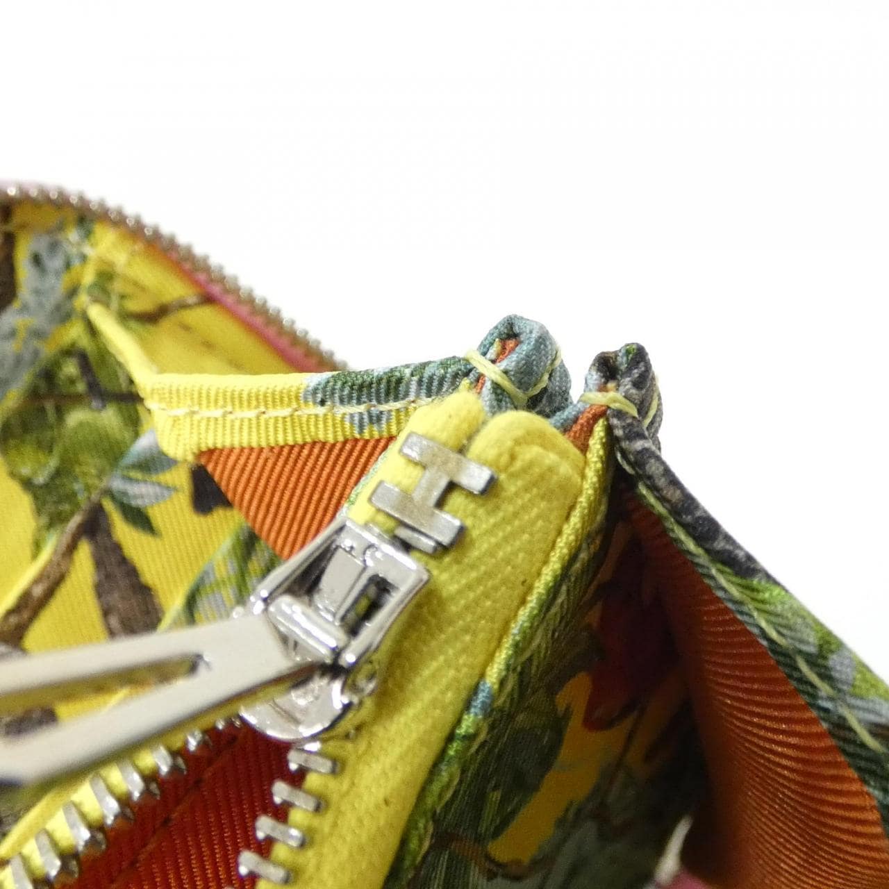 HERMES EQUATEUR Silk in Compact 077756CK Wallet