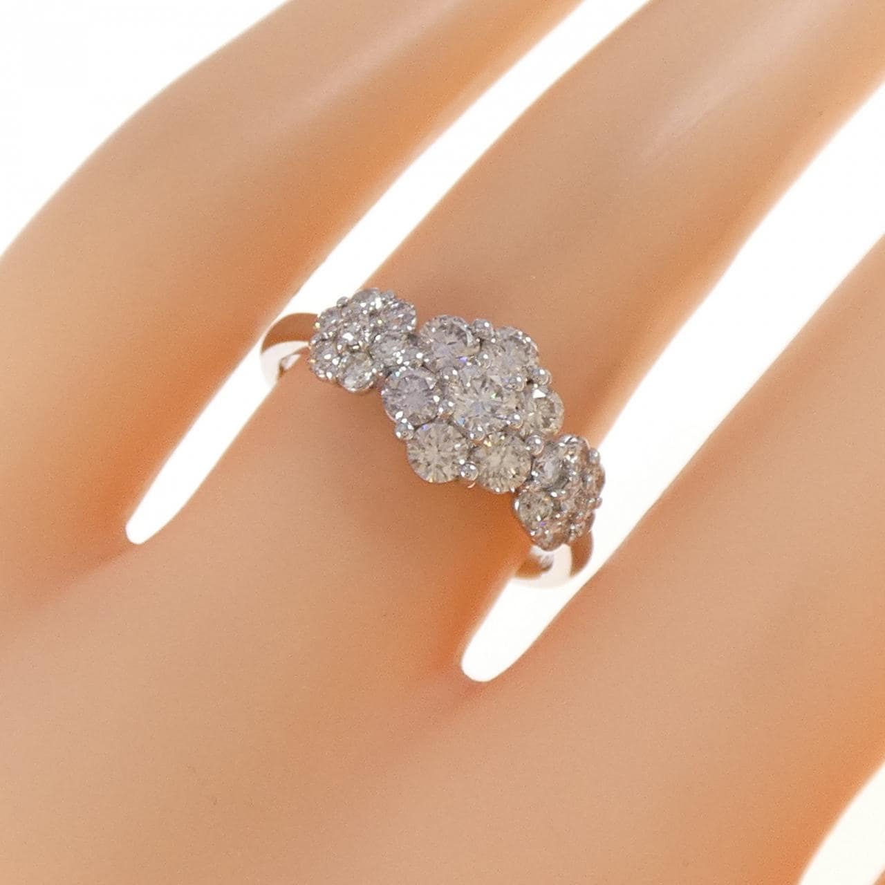 【新品】PT900 フラワー ダイヤモンド リング 1.00CT
