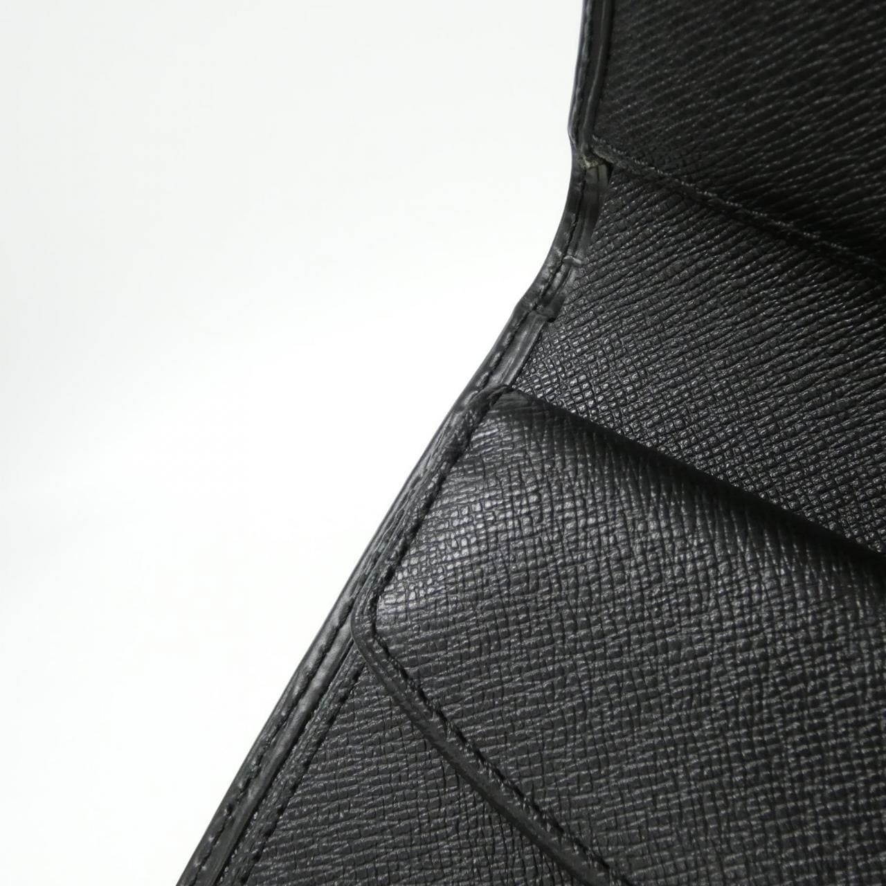 ルイヴィトン エピ ポルト ビエ コンパクト M63552 財布