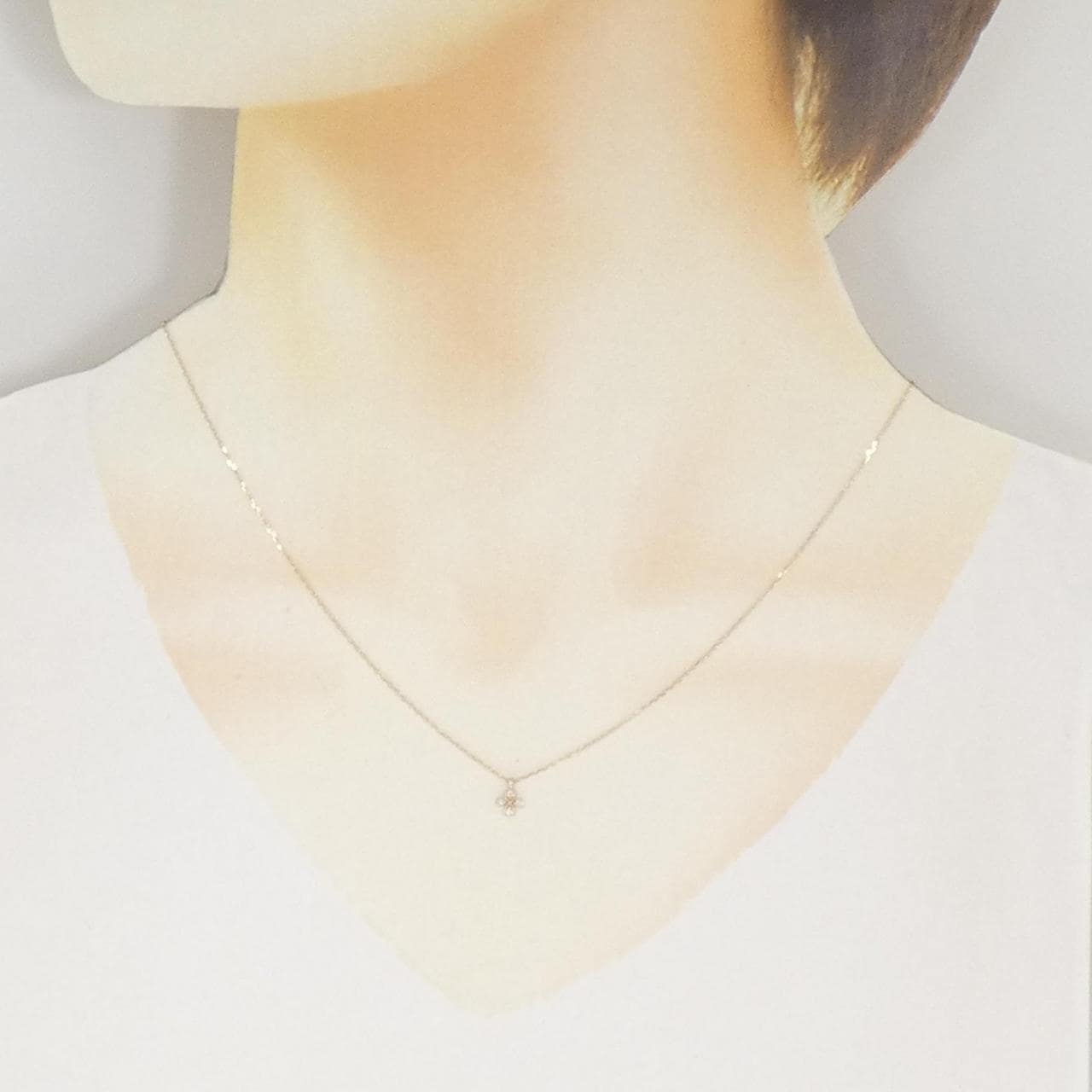 ノジェス フラワー ダイヤモンド ネックレス 0.03CT