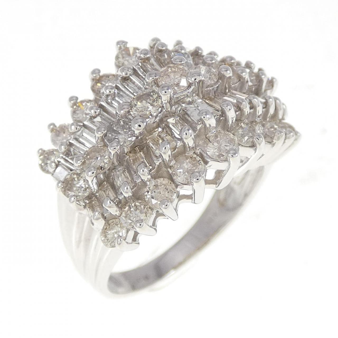 18KWG Diamond Ring 2.00CT