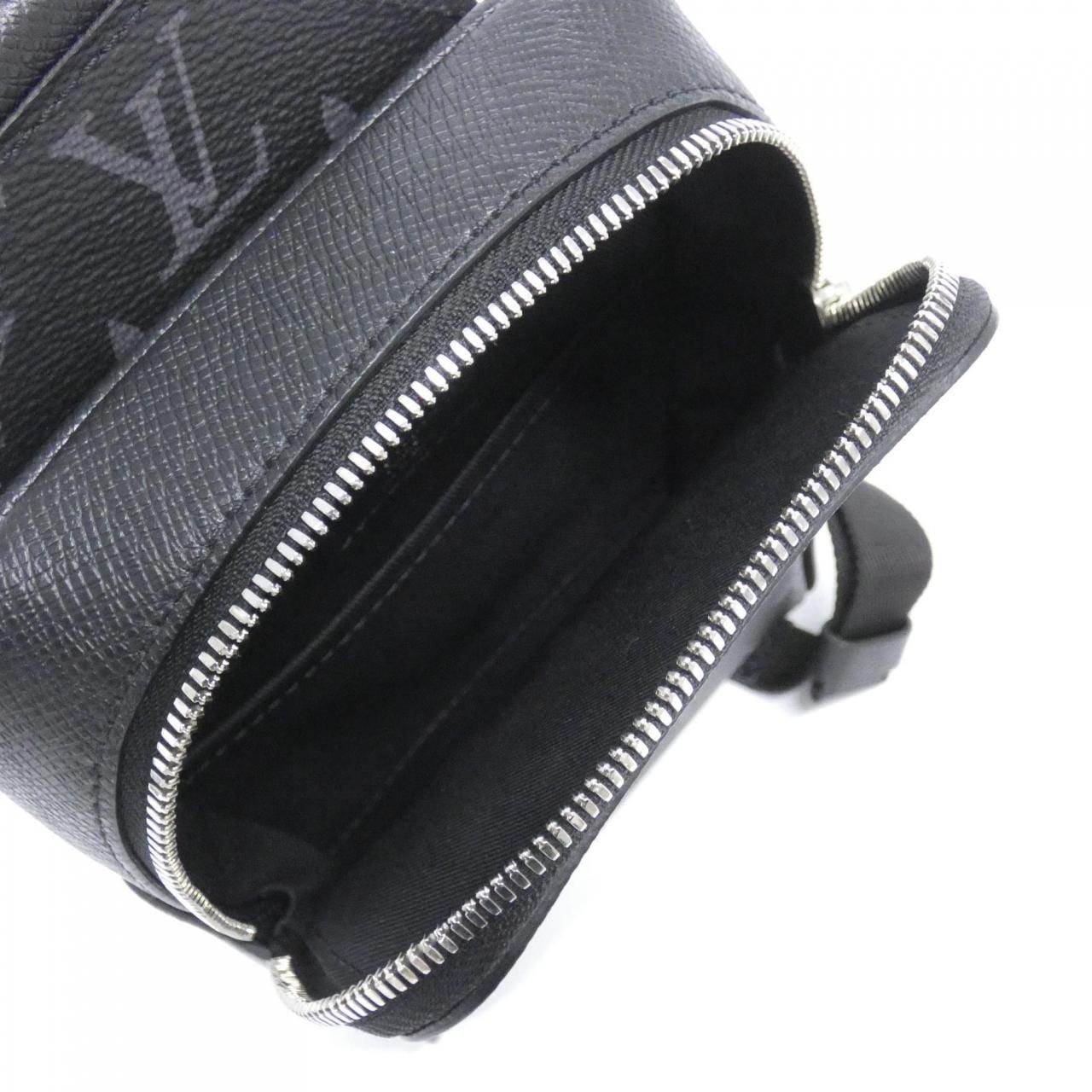 ルイヴィトン タイガ ラマ アウトドア スリングバッグ M30741 ショルダーバッグ