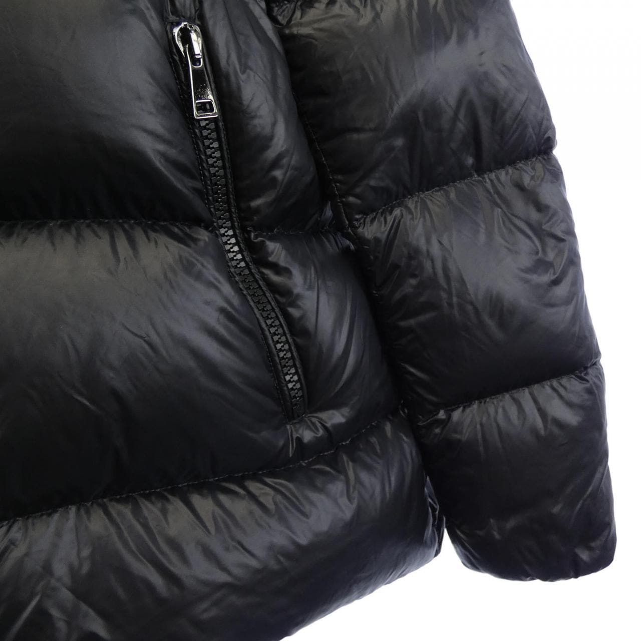 モンクレール MONCLER SERITTE ダウンジャケット
