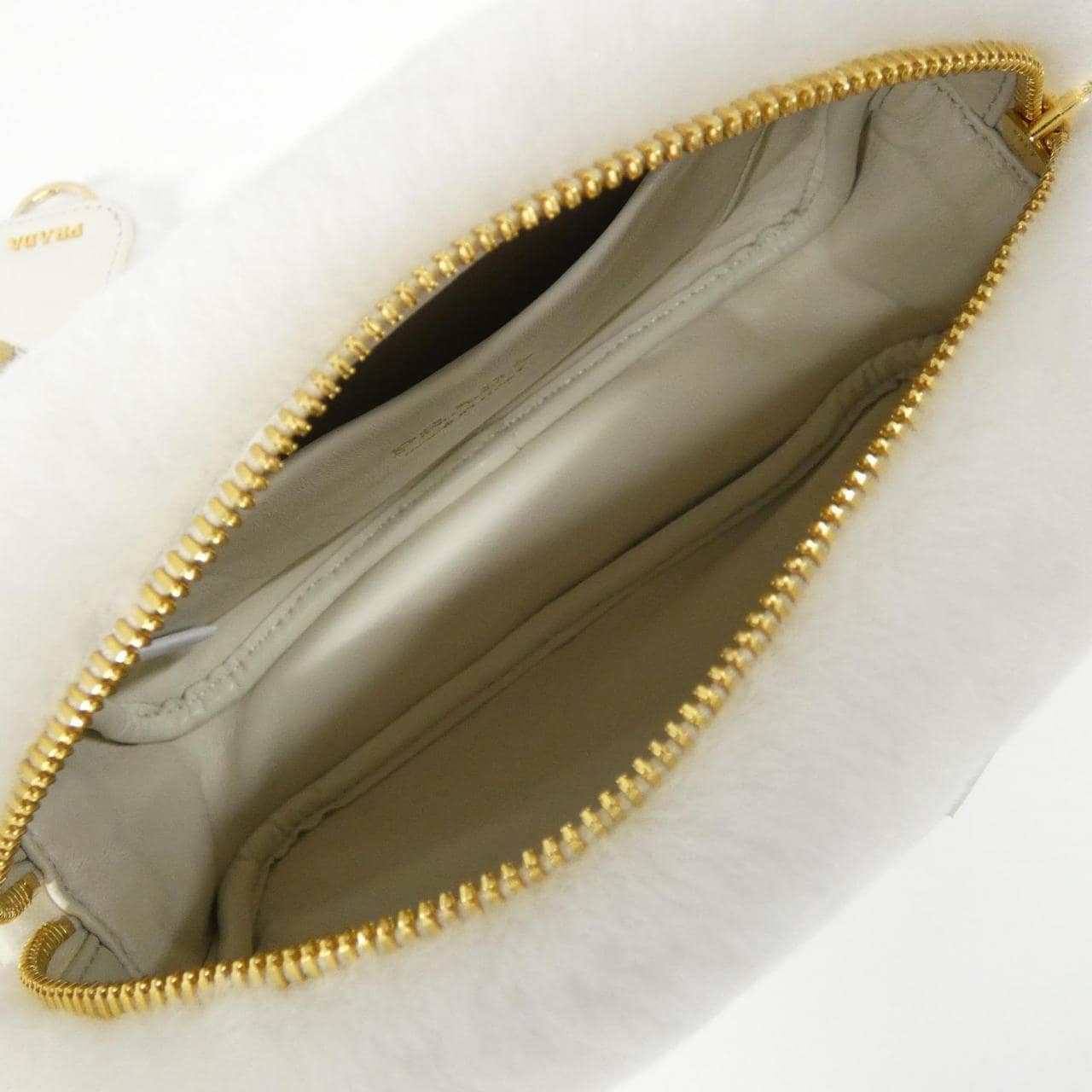 【新品】プラダ 1BH192 ショルダーバッグ