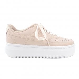 ナイキ NIKE スニーカー