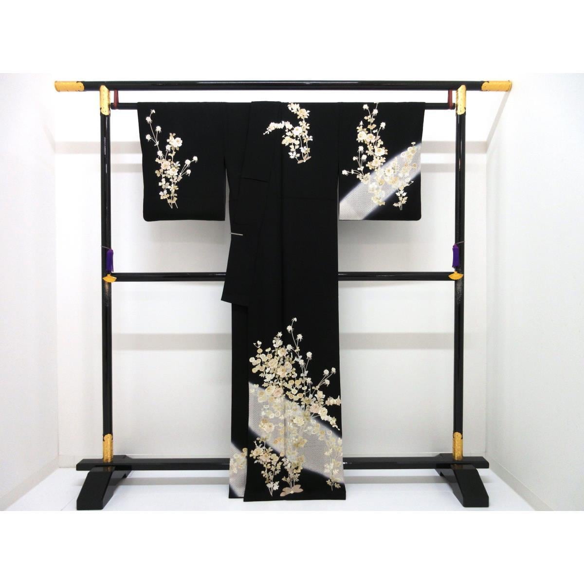 訪問着　友禅金彩加工　ボカシ染刺繍入り