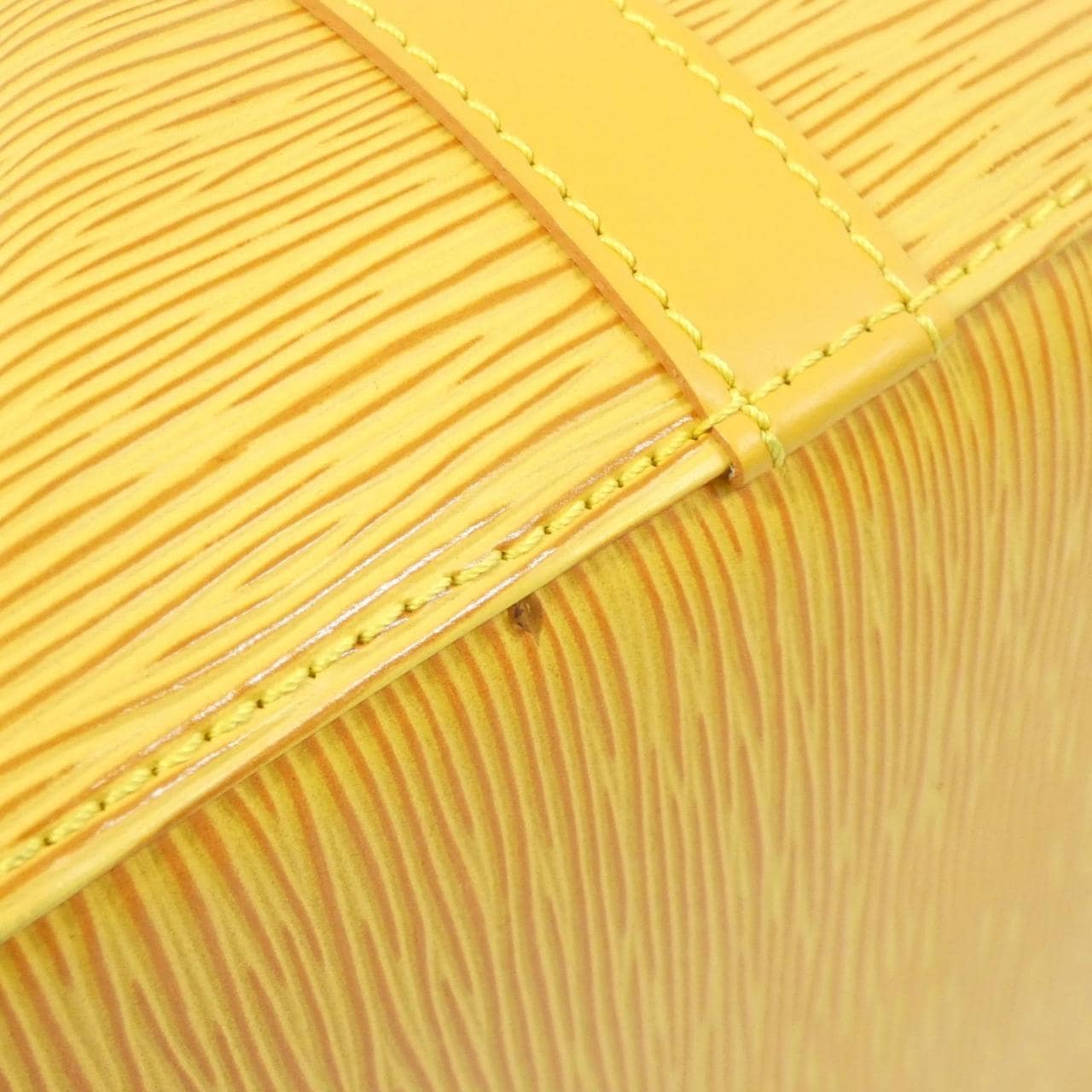 ルイヴィトン エピ プチ ノエ M44109 ショルダーバッグ