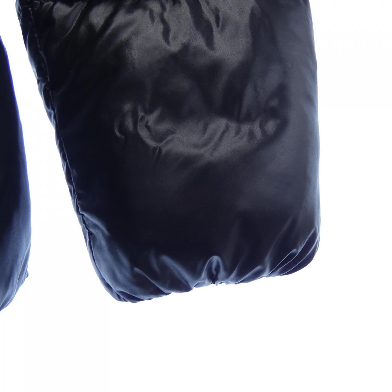 モンクレール MONCLER ダウンジャケット