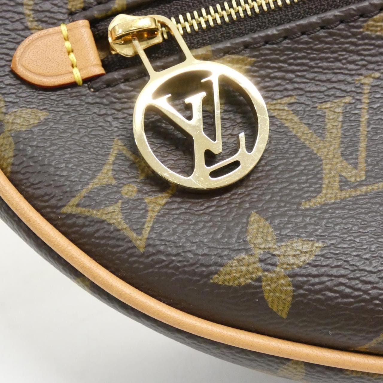 LOUIS VUITTON Monogram Loop M81098 Shoulder Bag