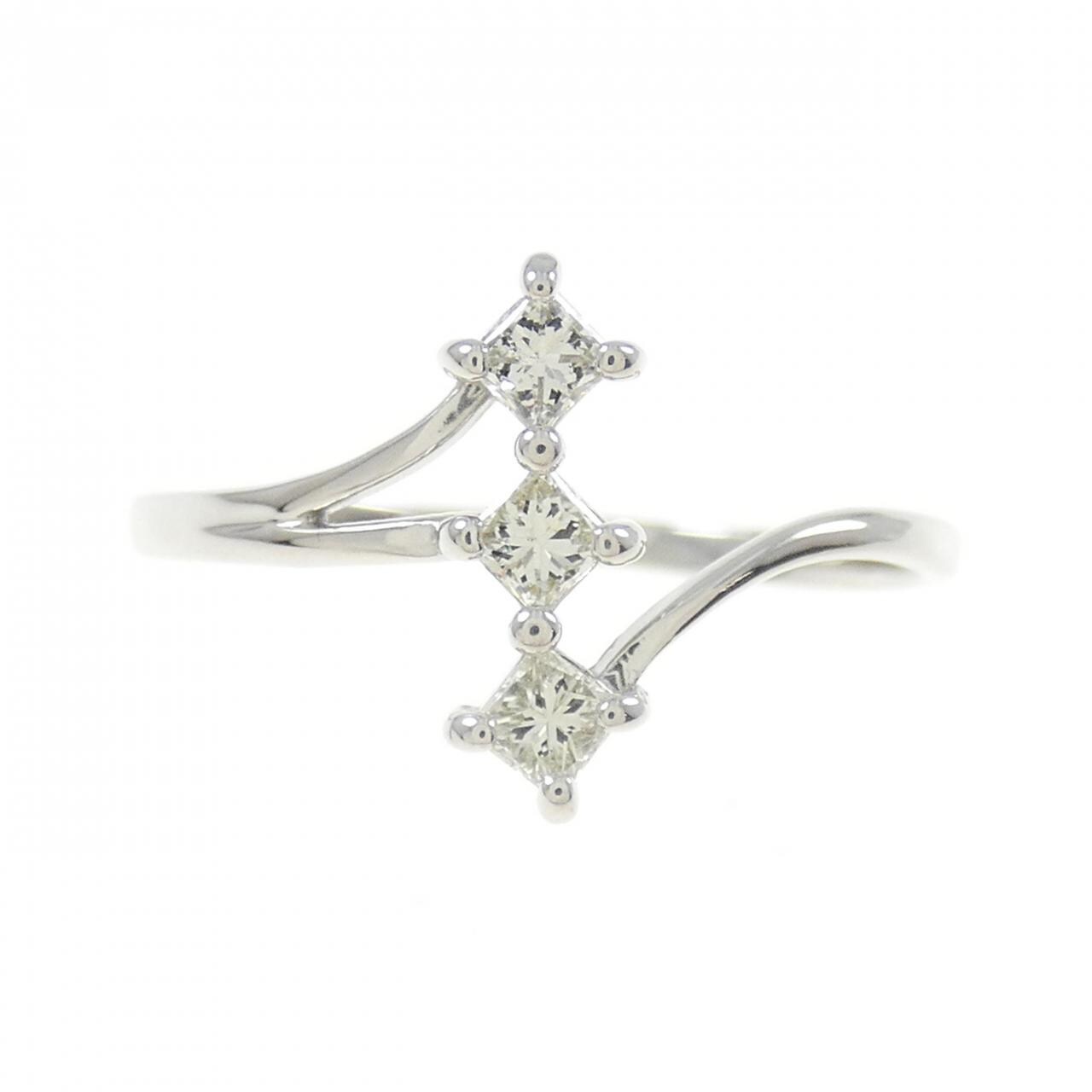 【新品】PT スリーストーン ダイヤモンド リング 0.20CT