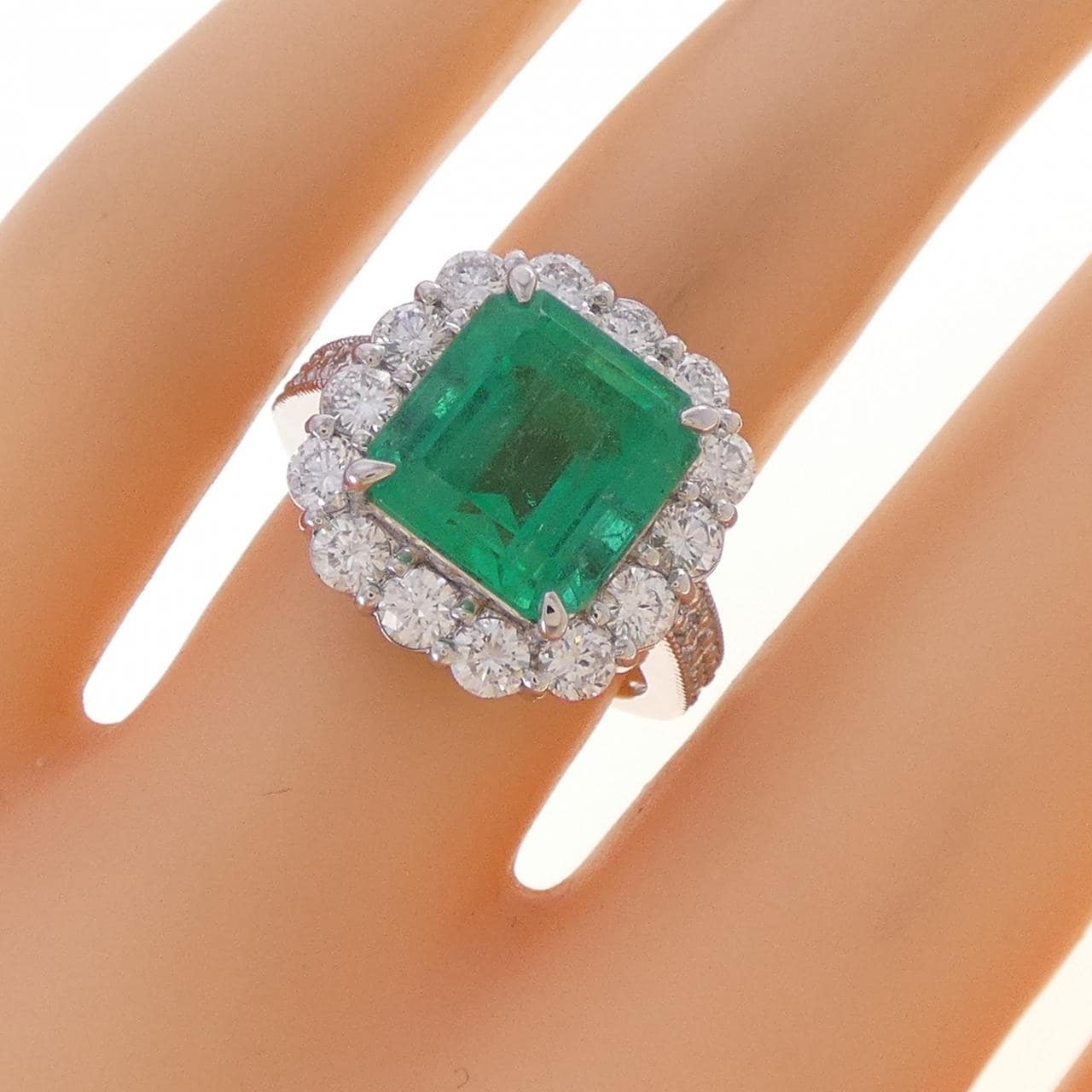 PT900 エメラルド リング 4.624CT コロンビア産