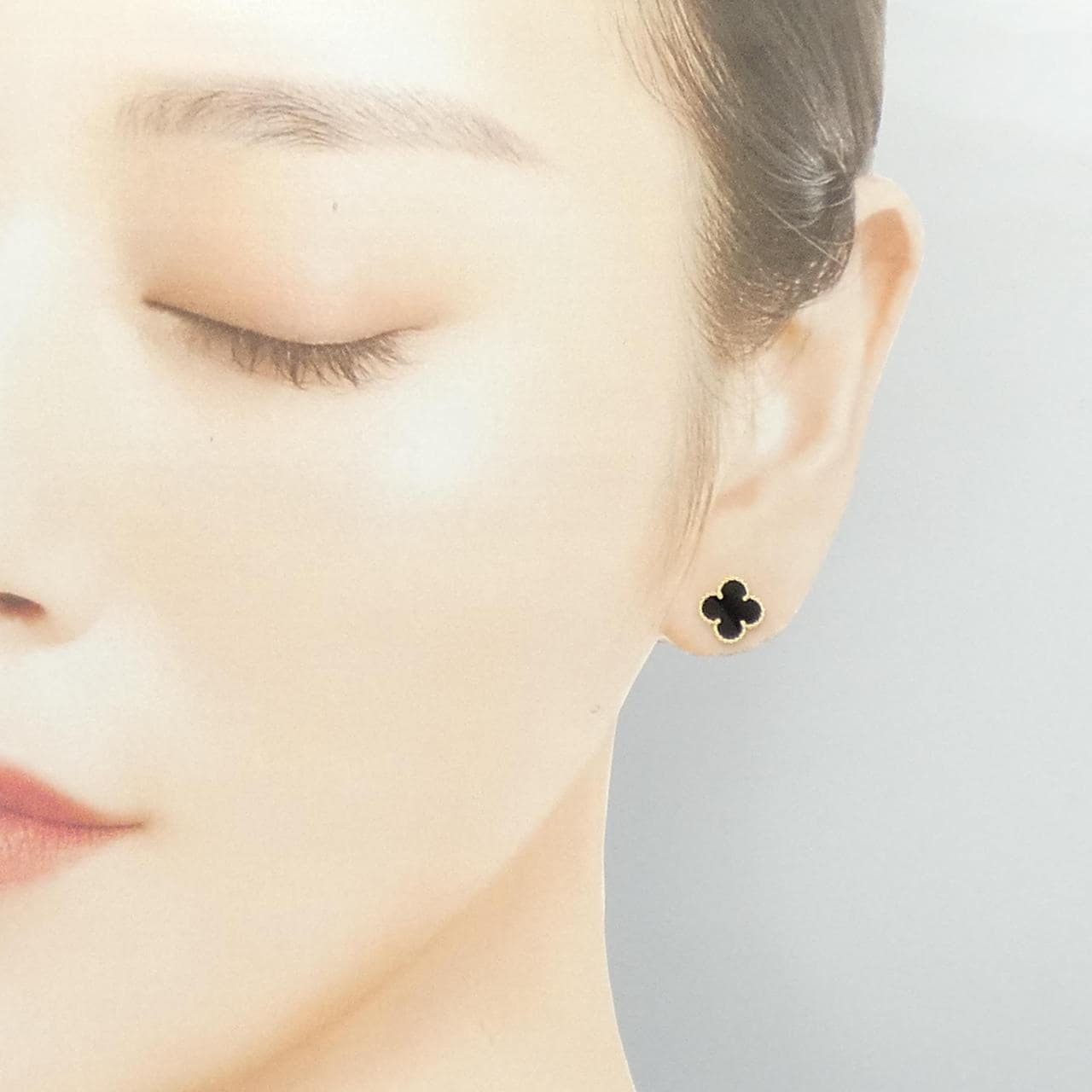 ヴァンクリーフ&アーペル スウィートアルハンブラ ピアス