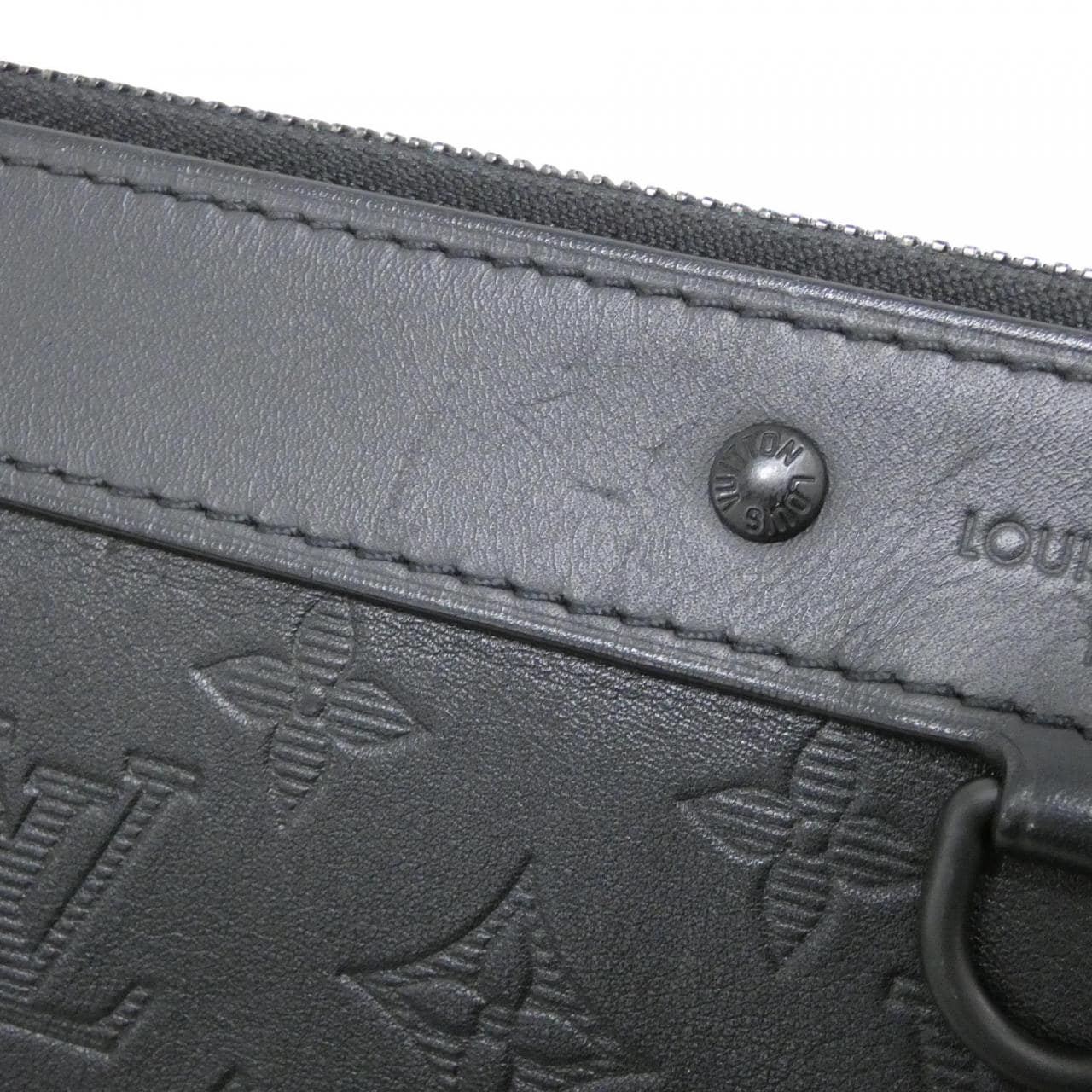 ルイヴィトン モノグラム シャドウ ポシェット ディスカバリー M62903 クラッチバッグ