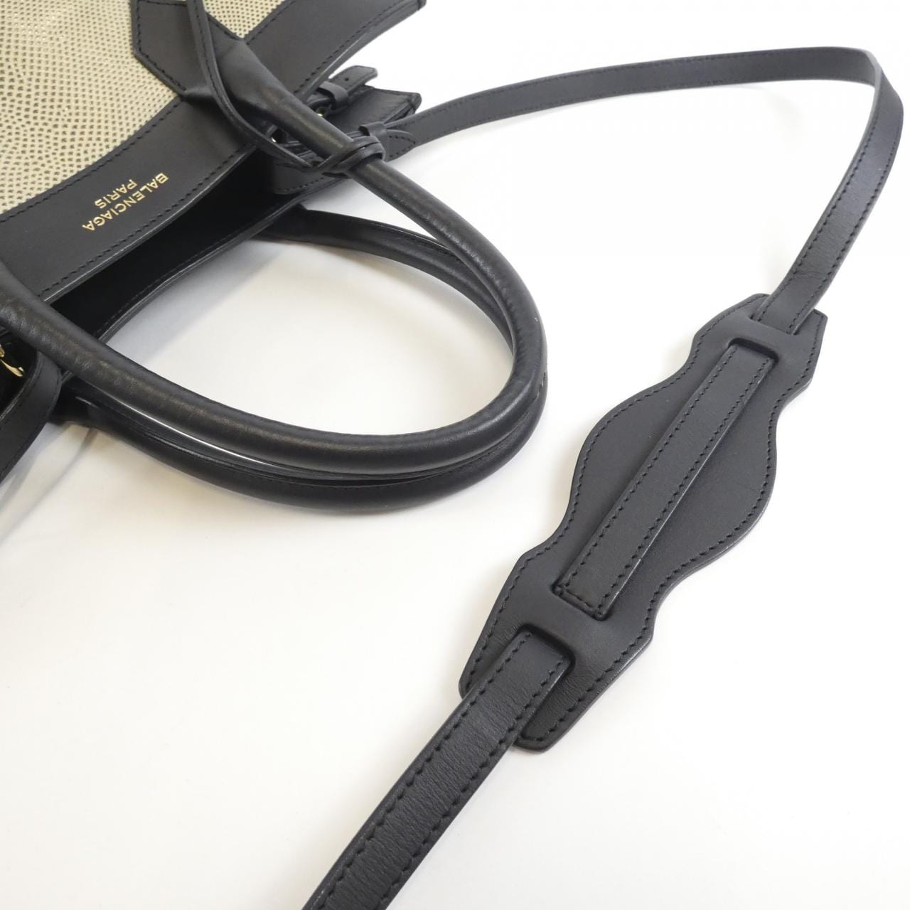 バレンシアガ 319494 AR05G バッグ