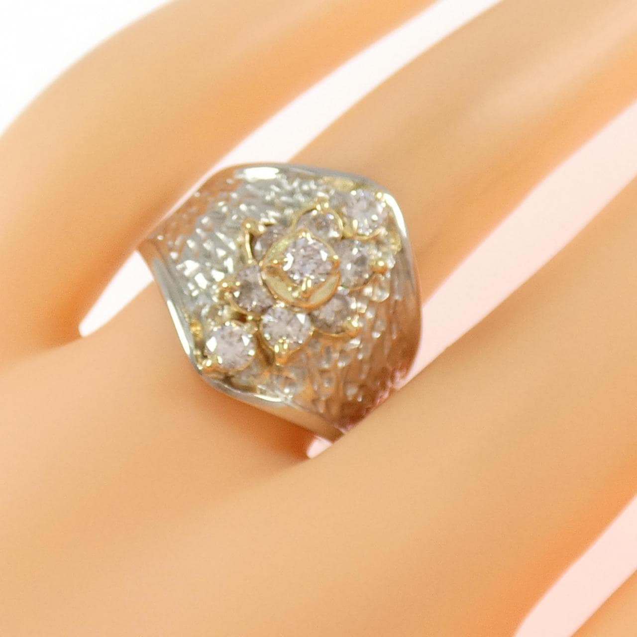 PT900/K18YG花朵鑽石戒指，1.04克拉