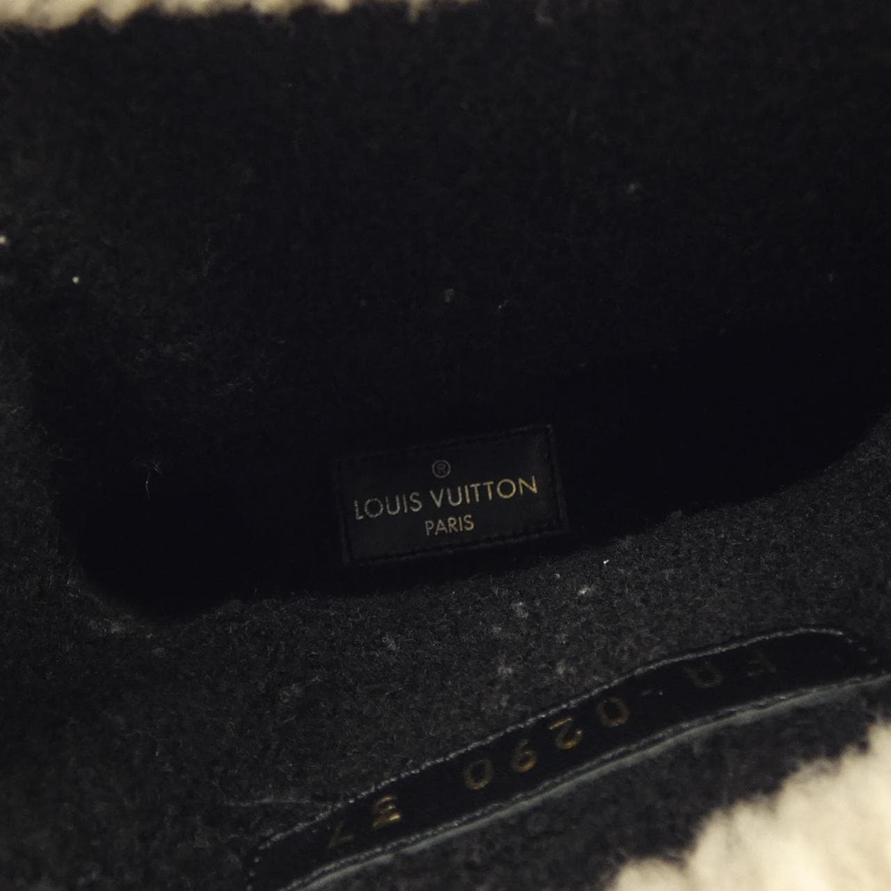 ルイヴィトン LOUIS VUITTON SNOW DROP FLAT ANKLE スノードロップライン ブーツ