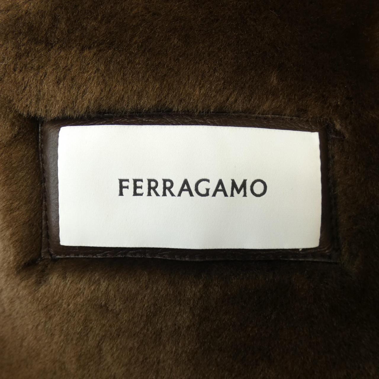 フェラガモ FERRAGAMO 13C897　1640-237　0770743 ベスト