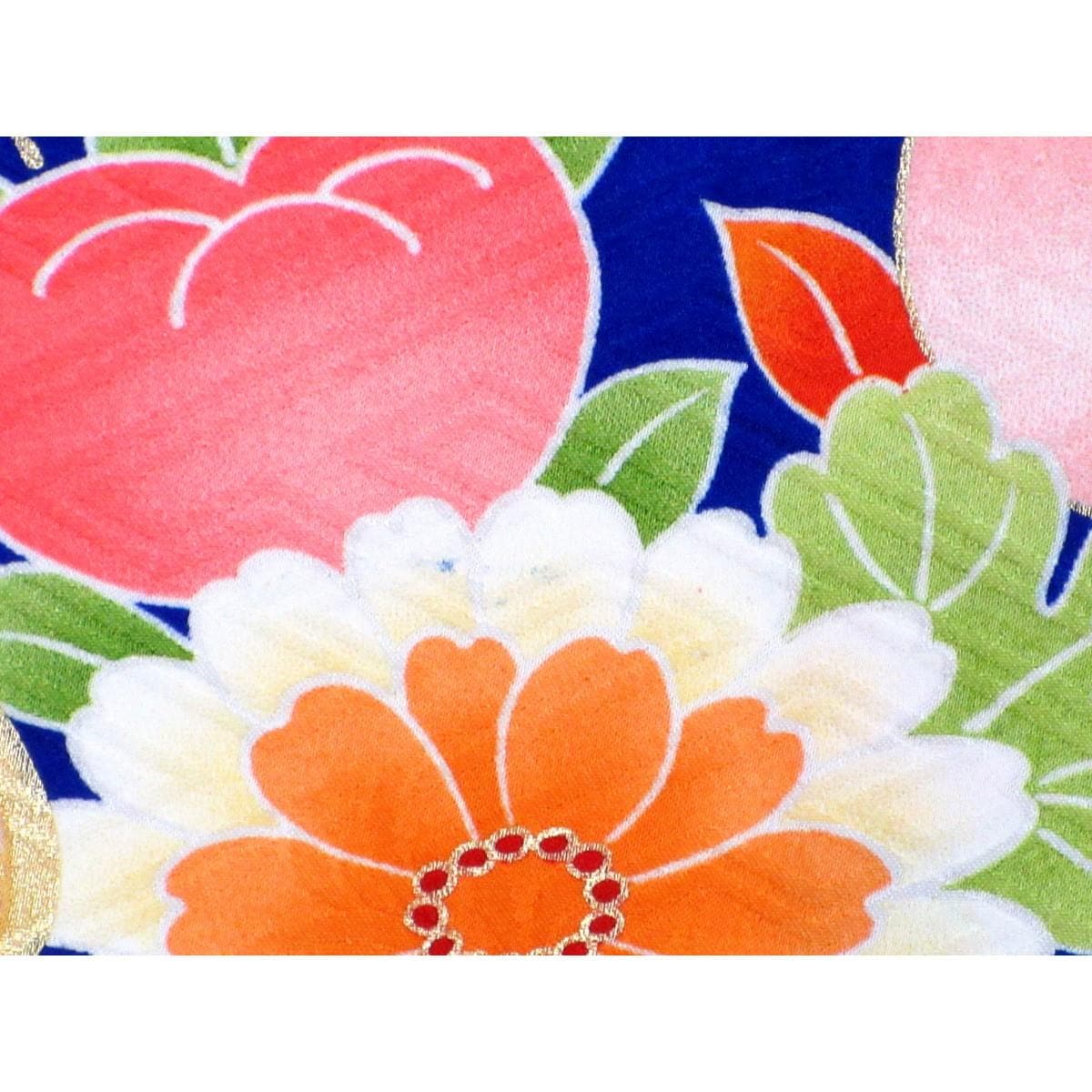 振袖　友禅金彩加工　刺繍入り