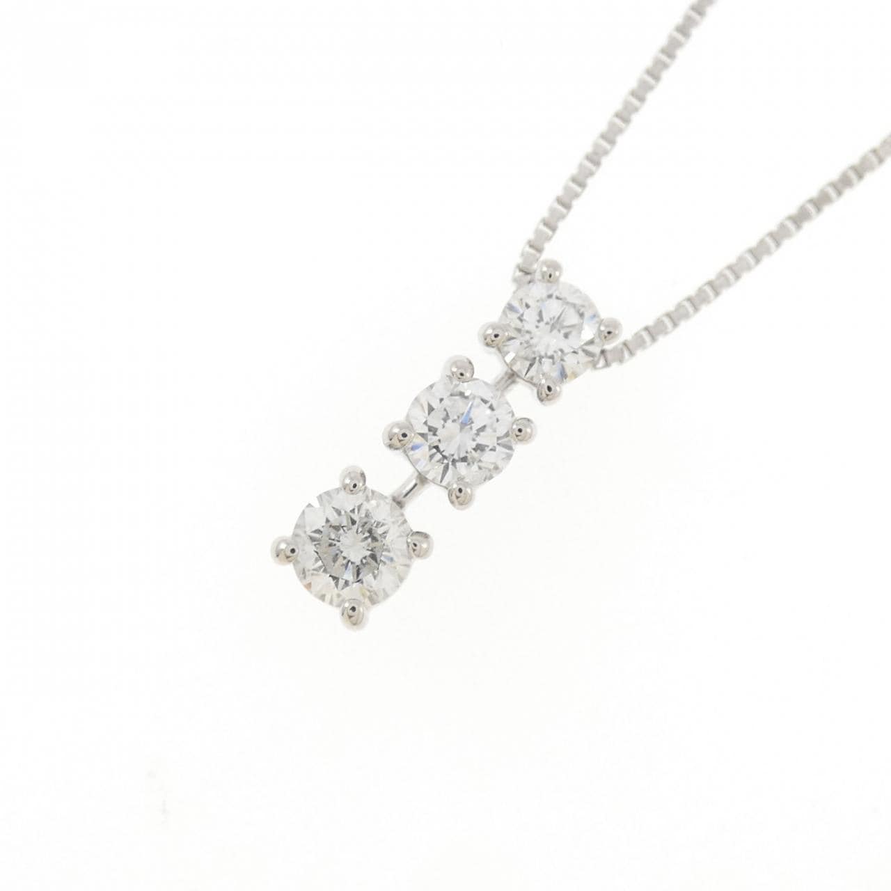 PT900/PT850 スリーストーン ダイヤモンド ネックレス 1.01CT