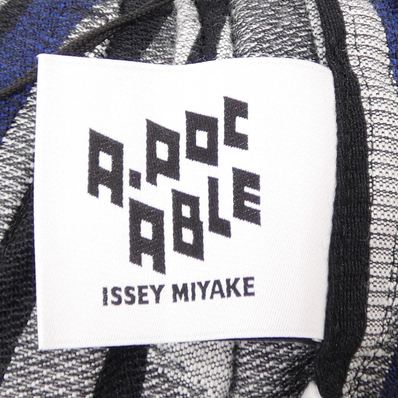 エイポックエイブルイッセイミヤケ A-POC ABLE ISSEY MIYAKE AT13FF904 パンツ