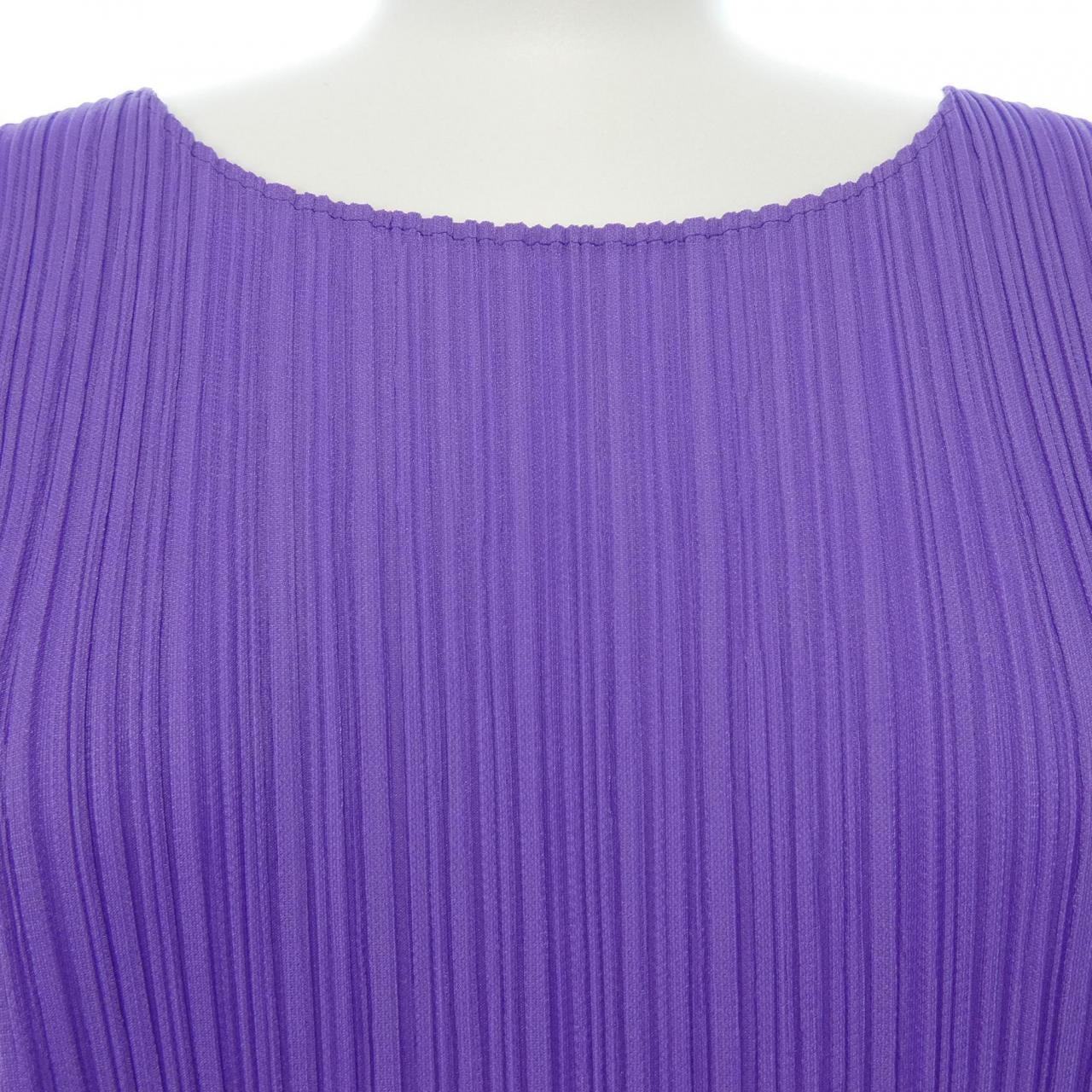 百褶PLEATS PLEASE上衣