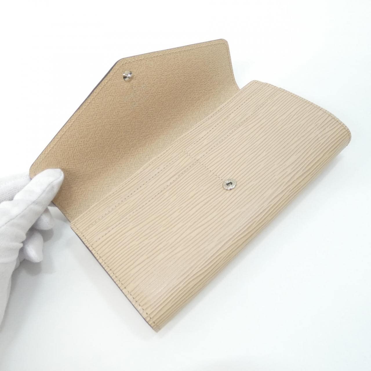 ルイヴィトン エピ ポルトフォイユ サラ M60724 財布