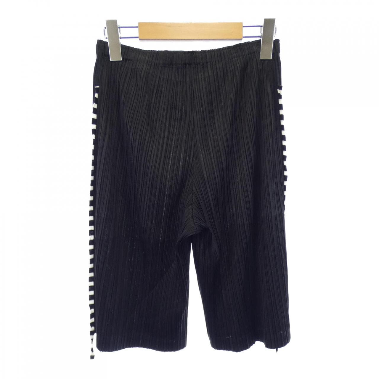 百褶PLEATS PLEASE短褲