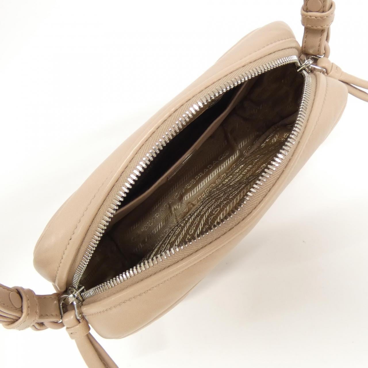 Prada 1BH141肩背包
