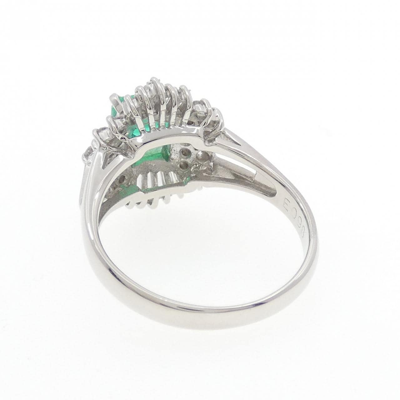 PT900 エメラルド リング 0.98CT