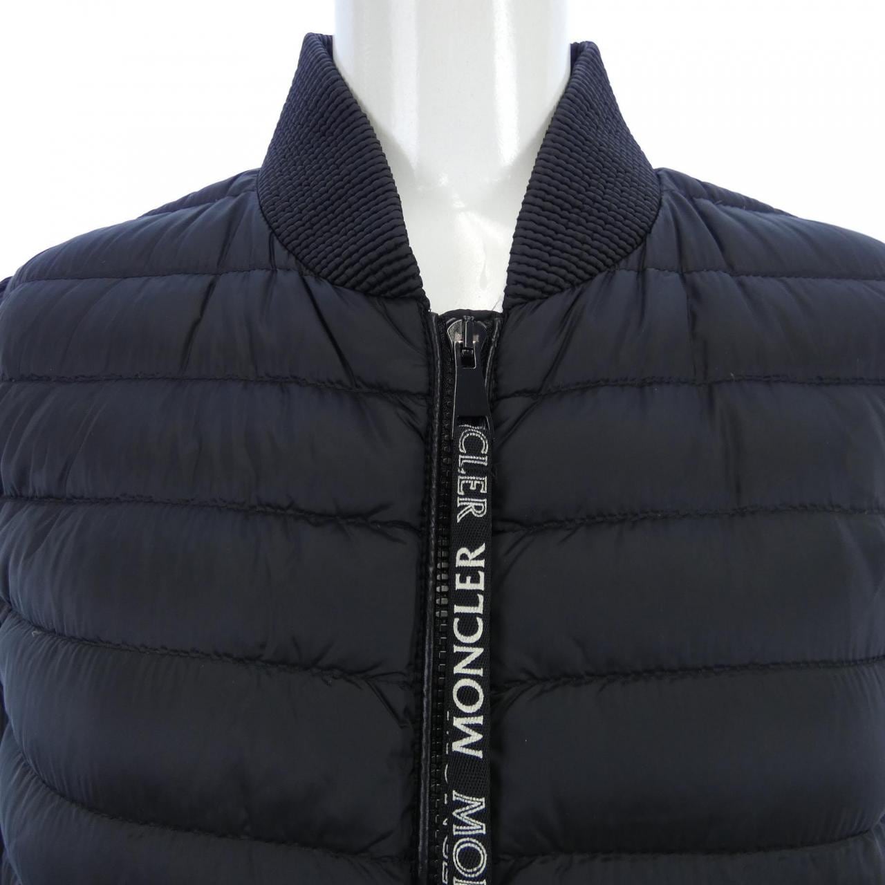 モンクレール MONCLER ダウンジャケット