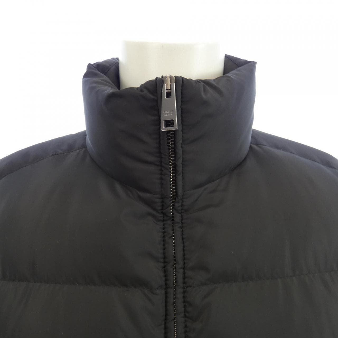 プラダ PRADA トライアングルロゴ SGY091 R132 106O ダウンジャケット