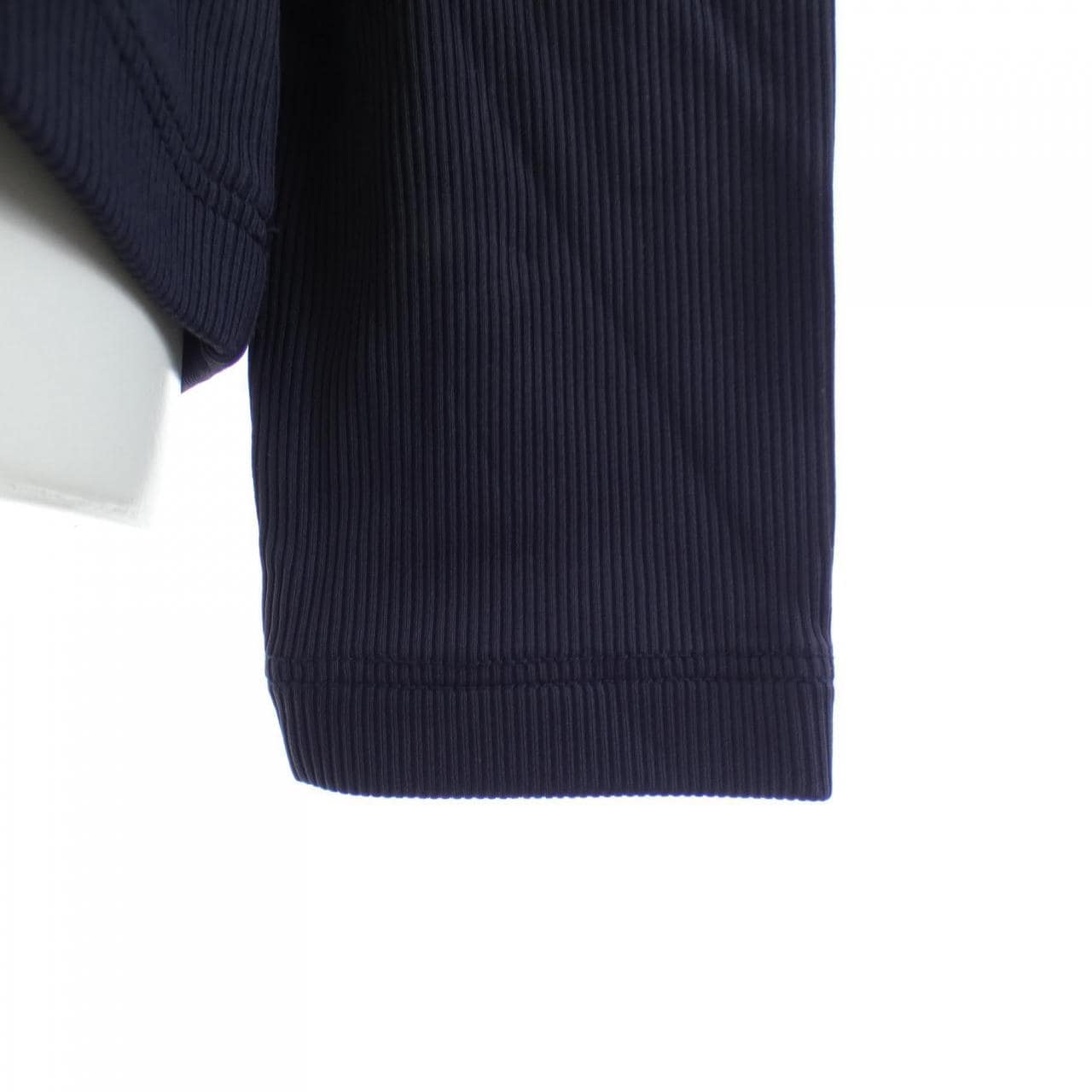 シェルボ CHERVO トップス