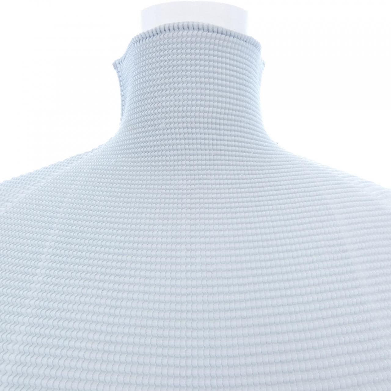 イッセイミヤケ ISSEY MIYAKE トップス