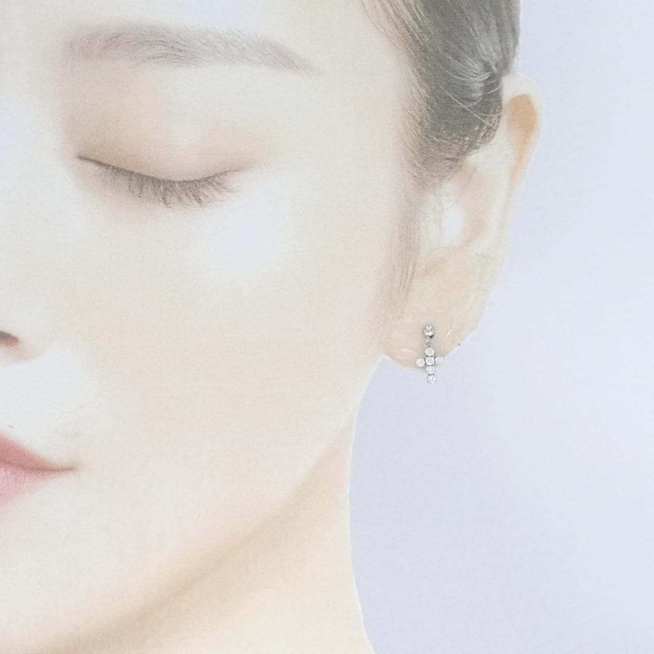 K18WG クロス ダイヤモンド ピアス 0.30CT